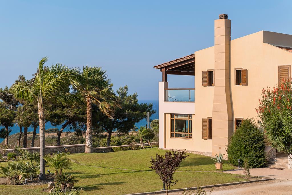 Villa Russelia Kalavarda Exterior photo