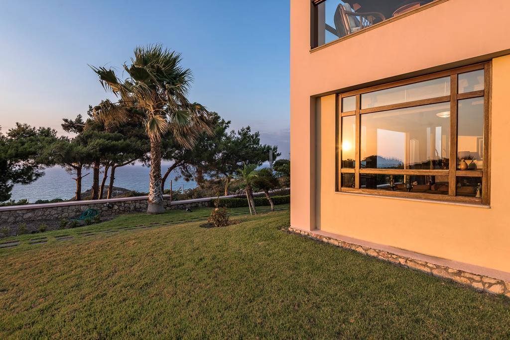 Villa Russelia Kalavarda Exterior photo