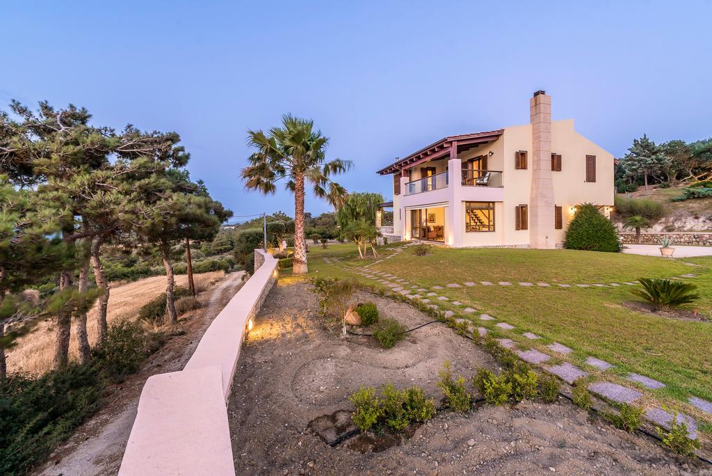 Villa Russelia Kalavarda Exterior photo