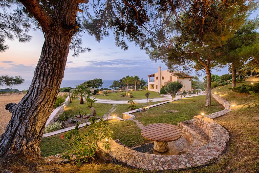 Villa Russelia Kalavarda Exterior photo