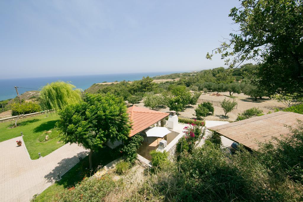 Villa Russelia Kalavarda Exterior photo