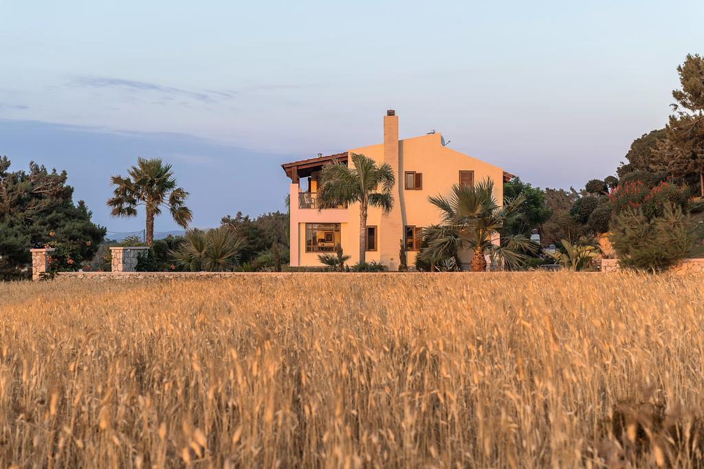 Villa Russelia Kalavarda Exterior photo