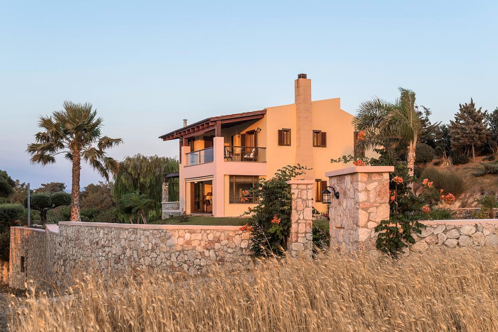 Villa Russelia Kalavarda Exterior photo