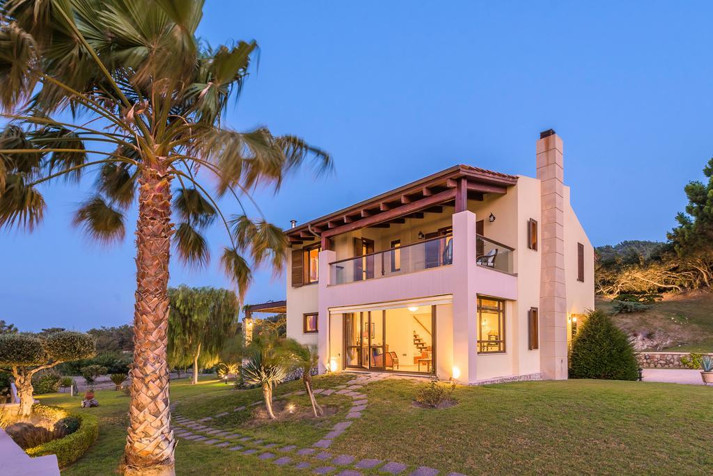 Villa Russelia Kalavarda Exterior photo
