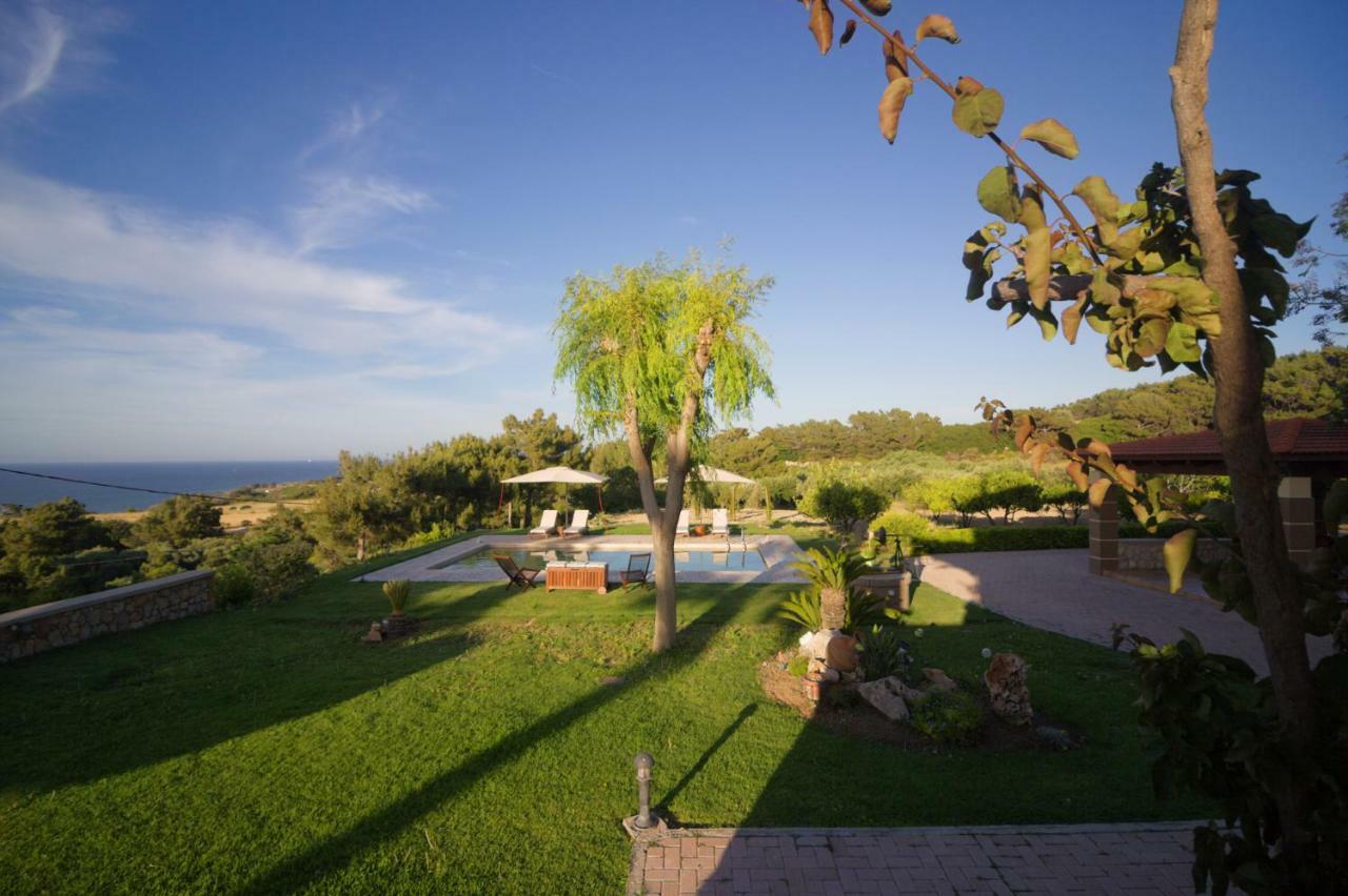 Villa Russelia Kalavarda Exterior photo